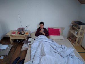 Silke und Hanabi beim morgendlichen Ritual